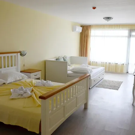 Hotel Ashram 3*