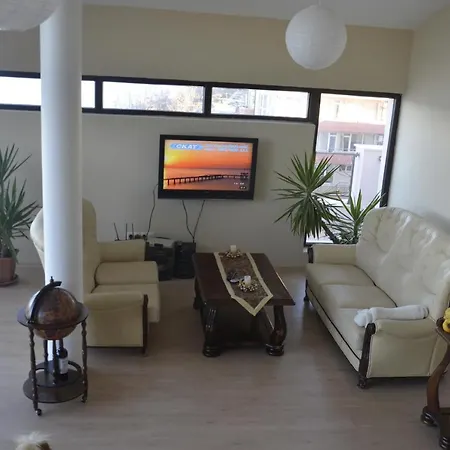 Ashram פרימורסקו