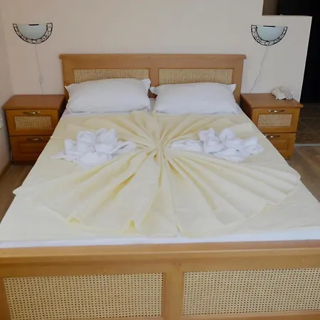 Ashram Hotel 3*