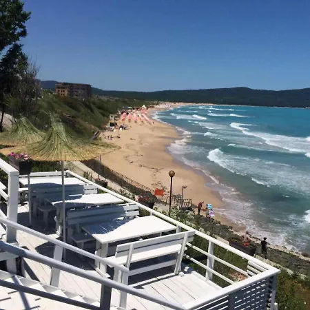 Ashram 3* פרימורסקו