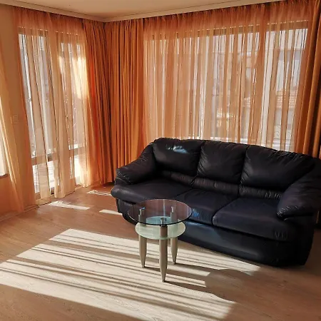Ashram 3*